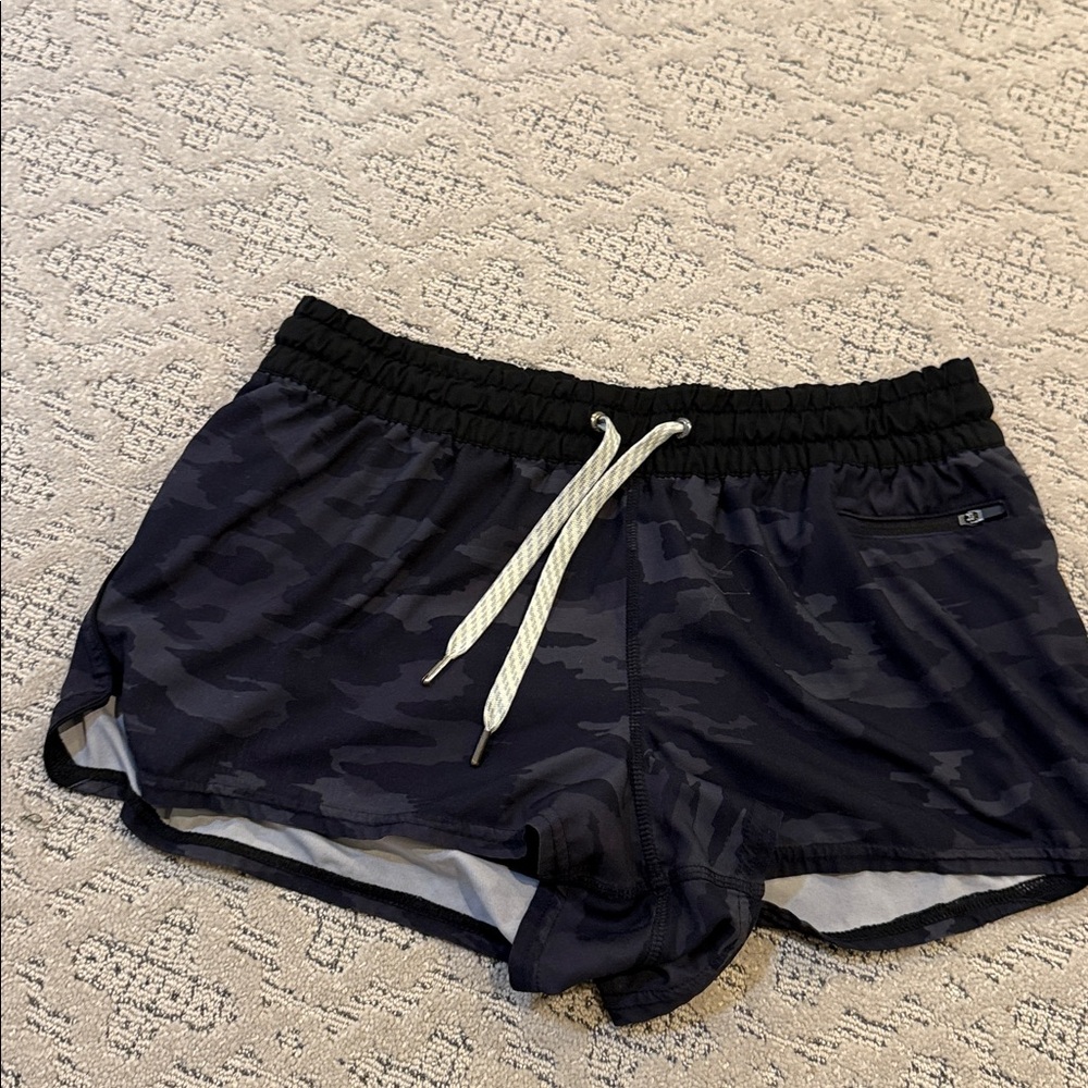 Vuori, Clementine Shorts